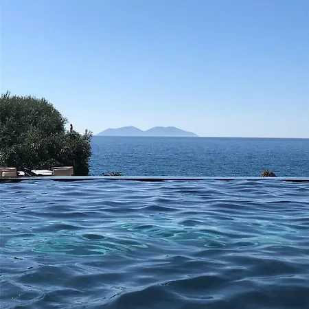Luxury Seaview Apartment